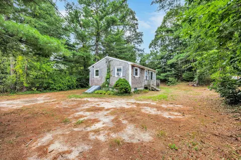 95 Lake Ave, East Wareham, MA 02538 photo 3