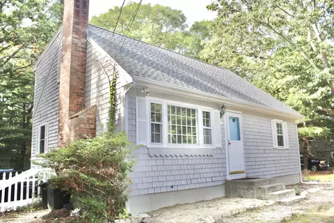 49 St Marks Rd, Falmouth, MA 02540
