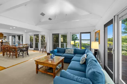 5 Tide Run, Mashpee, MA 02649
