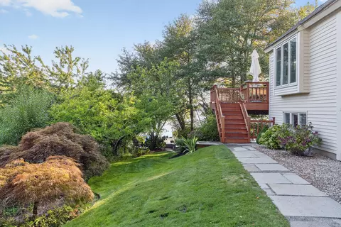 Exterior - 49 Lakeside Dr, Centerville, MA 02632 photo 7 of 9