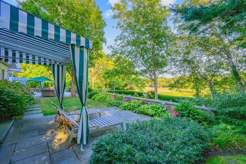 Exterior - 245 N Bay Rd, Osterville, MA 02655 photo 14 of 21