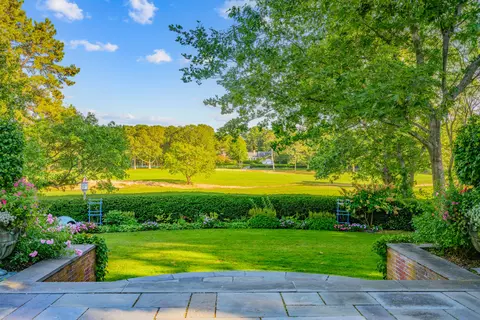 Exterior - 245 N Bay Rd, Osterville, MA 02655 photo 2 of 21