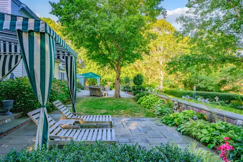 Exterior - 245 N Bay Rd, Osterville, MA 02655 photo 13 of 21