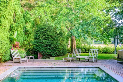Exterior - 245 N Bay Rd, Osterville, MA 02655 photo 3 of 21
