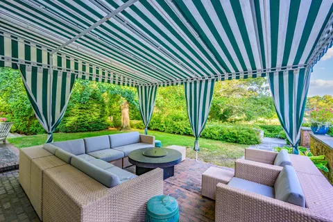 Exterior - 245 N Bay Rd, Osterville, MA 02655 photo 11 of 21