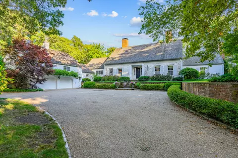 Exterior - 245 N Bay Rd, Osterville, MA 02655 photo 1 of 21