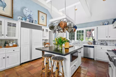 Kitchen - 245 N Bay Rd, Osterville, MA 02655 photo 2 of 2