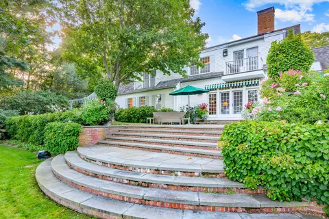 Exterior - 245 N Bay Rd, Osterville, MA 02655 photo 9 of 21