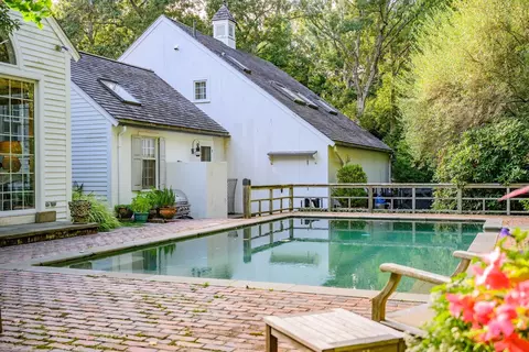 Exterior - 245 N Bay Rd, Osterville, MA 02655 photo 18 of 21