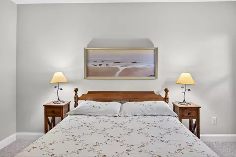 Bedroom - 6 Mayfair Ct, Mashpee, MA 02649 photo 9 of 10