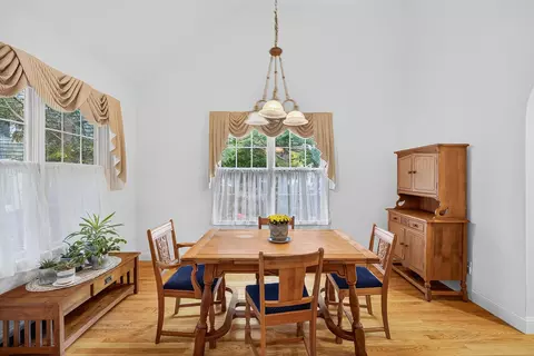 Dining - 6 Mayfair Ct, Mashpee, MA 02649 photo 7 of 7