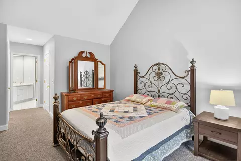 Bedroom - 6 Mayfair Ct, Mashpee, MA 02649 photo 3 of 10