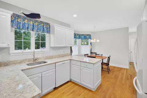 Kitchen - 6 Mayfair Ct, Mashpee, MA 02649 photo 3 of 7