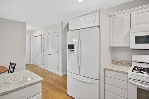 Entry Way - 6 Mayfair Ct, Mashpee, MA 02649 photo 1 of 3