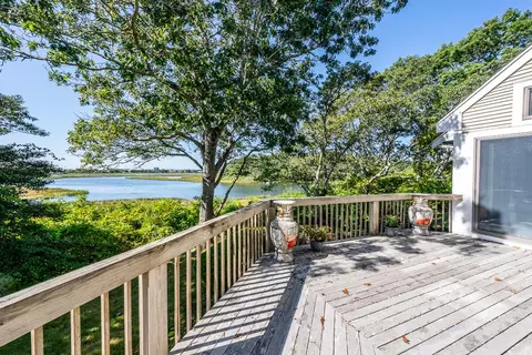 498 Elliott Rd, Centerville, MA 02632