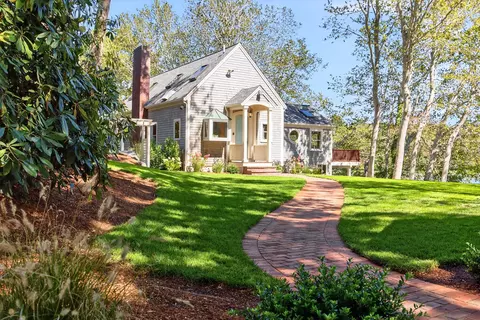 131 Timberlane Dr, Mashpee, MA 02649 photo 3