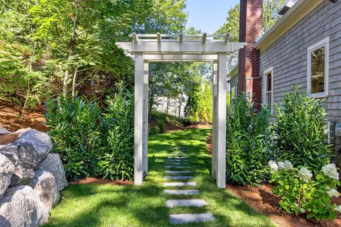 131 Timberlane Dr, Mashpee, MA 02649 photo 10