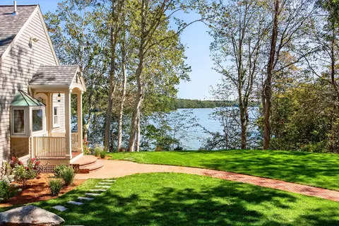 131 Timberlane Dr, Mashpee, MA 02649