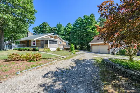 6 Cedar St, Cotuit, MA 02635
