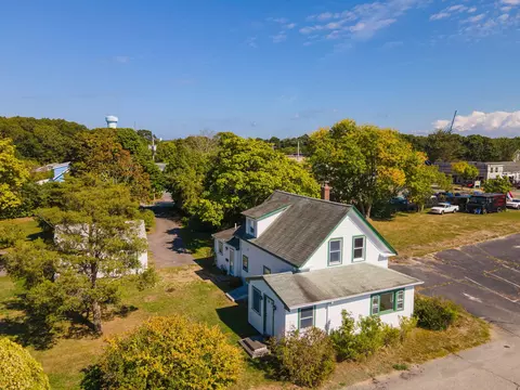 9 Harrison Ave, Buzzards Bay, MA 02532