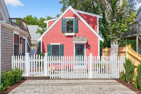 10 Bradford St UNIT 4, Provincetown, MA 02657