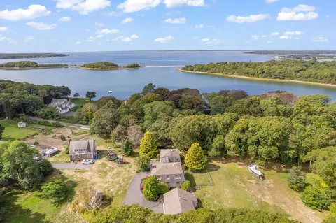 566 Shore Rd, Pocasset, MA 02559