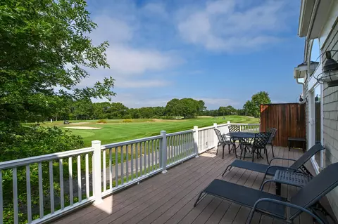 16 Amberwood Ct, Bourne, MA 02532