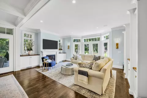 Living - 45 Simons Rd #A, Mashpee, MA 02649 photo 1 of 3