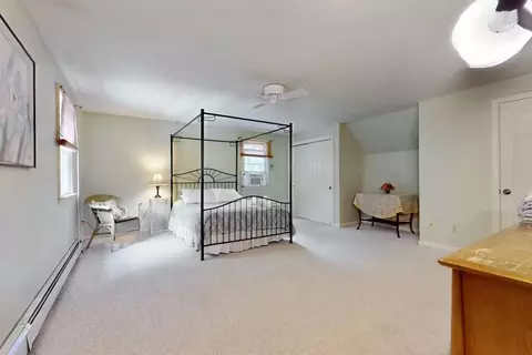 Bedroom - 15 Gunters Ln, Mashpee, MA 02649 photo 3 of 5