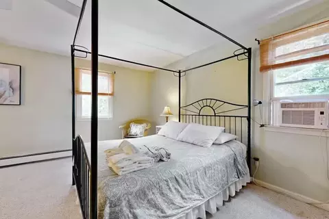 Bedroom - 15 Gunters Ln, Mashpee, MA 02649 photo 4 of 5