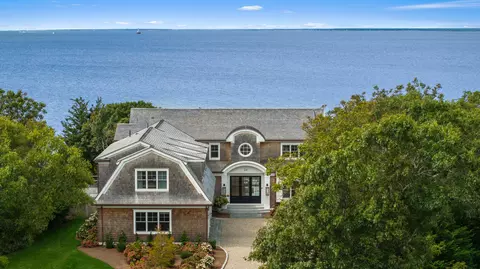 24 Westwood Rd, North Falmouth, MA 02556
