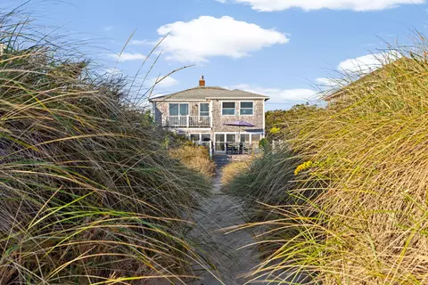 133 Phillips Rd, Sagamore Beach, MA 02562