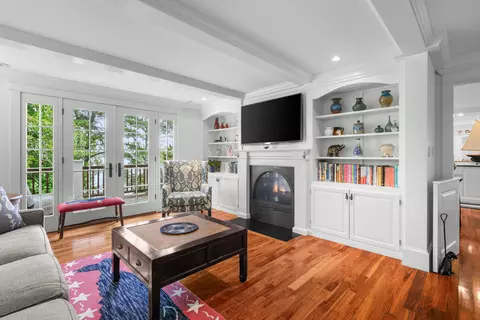 Living - 66 Tern Ln, Centerville, MA 02632 photo 5 of 5