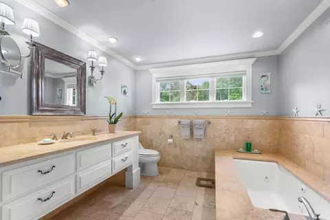 Bath - 66 Tern Ln, Centerville, MA 02632 photo 2 of 6