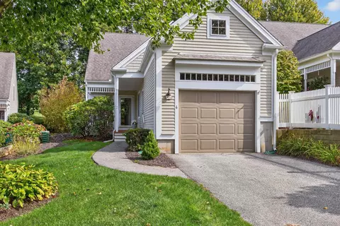 4 Hollyhock Knoll Ct UNIT 4, Buzzards Bay, MA 02532