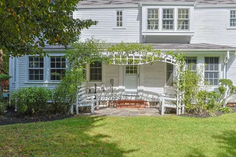 Exterior - 188 Ocean View Ave, Cotuit, MA 02635 photo 5 of 15