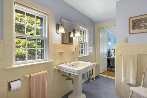 Bath - 188 Ocean View Ave, Cotuit, MA 02635 photo 4 of 4