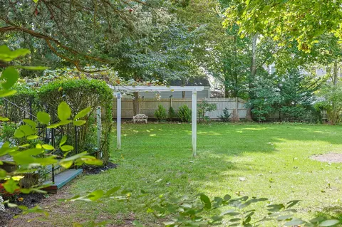 Exterior - 188 Ocean View Ave, Cotuit, MA 02635 photo 10 of 15