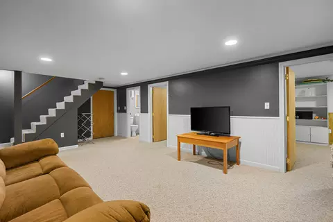 81 Monomoy Cir, Centerville, MA 02632 photo 17