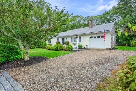 81 Monomoy Cir, Centerville, MA 02632 photo 21