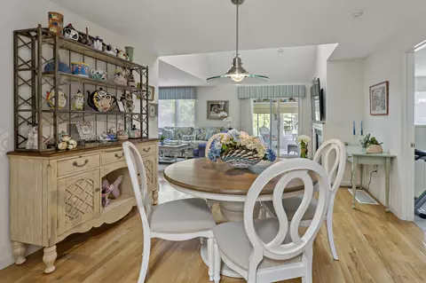 8 Chippers Ln, Mashpee, MA 02649 photo 10