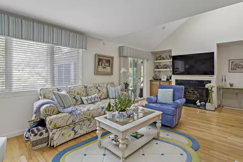 8 Chippers Ln, Mashpee, MA 02649 photo 8