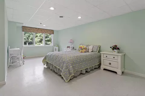 8 Chippers Ln, Mashpee, MA 02649 photo 21