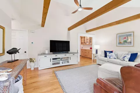 78 Seaboard Ln, Hyannis, MA 02601