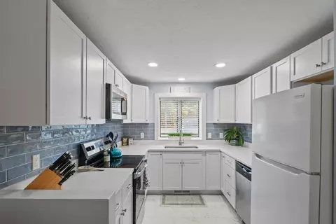 Kitchen - 38 Shellback Way #F-38, Mashpee, MA 02649 photo 1 of 3