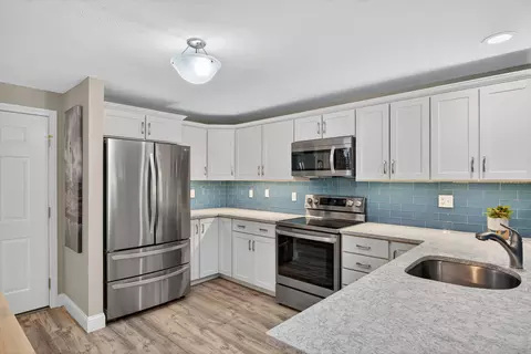 Kitchen - 2 Pga Ln, Mashpee, MA 02649 photo 2 of 4