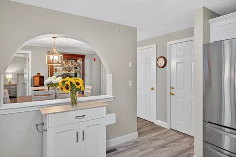Entry Way - 2 Pga Ln, Mashpee, MA 02649 photo 2 of 7