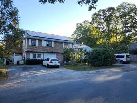 15 Sterling Rd, Hyannis, MA 02601