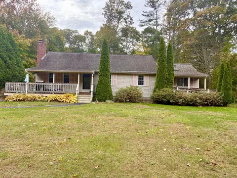 8 Artisan Way, Forestdale, MA 02644