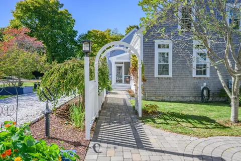 Exterior - 2070 Main St, West Barnstable, MA 02668 photo 5 of 25